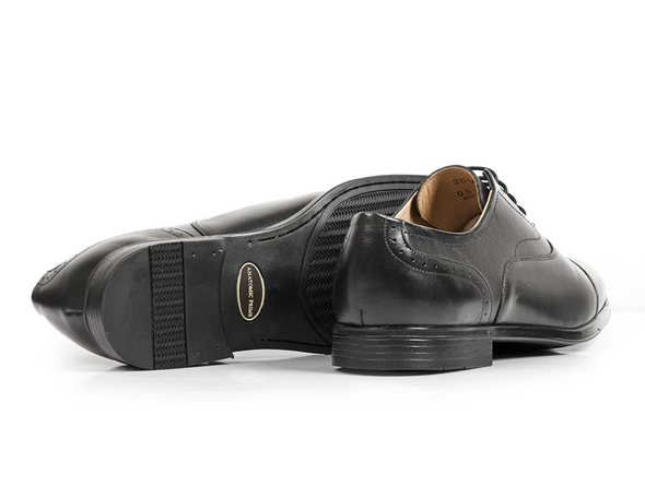 Anatomic & Co Fata - pair of laced Black leather formal shoes back and sole view view against a white background. 