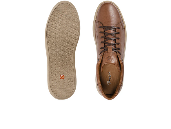 Anatomic & Co Madeiro - Cedar brown leather sneakers with beige sole on white background., top view