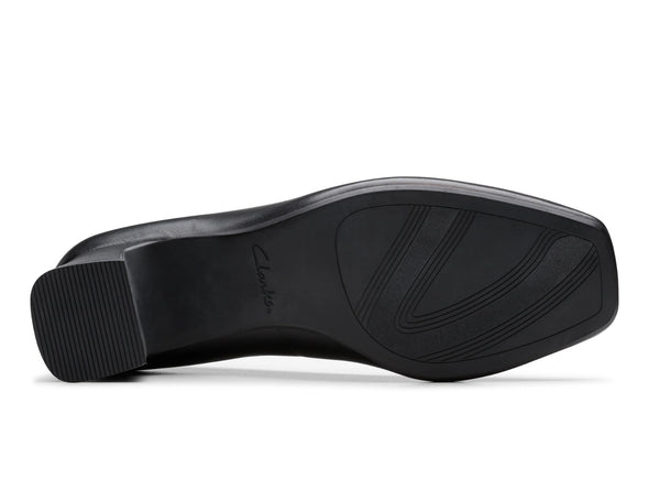 Clarks Fernie Court - Black Leather sole