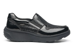 G-Comfort S-2723SF - Black patent slip-on shoe on a white background