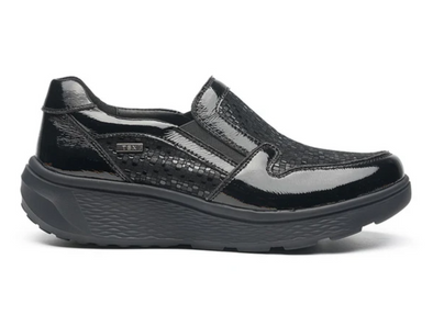 G-Comfort S-2723SF - Black patent slip-on shoe on a white background