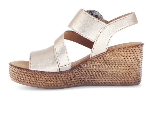Gabor 64.770.64 Drama Champagne leather sandal, Velcro closure, O-ring buckle, and 7.5cm wedge heel, inner