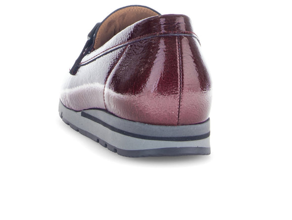 Gabor 72.415.88 Bea - Burgundy loafer back view on white background