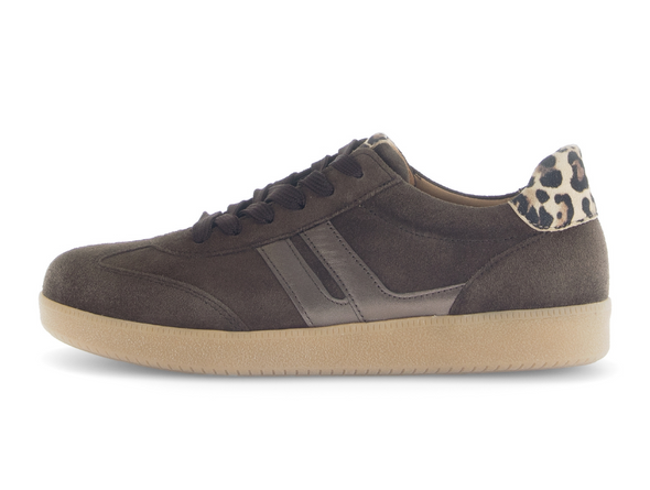Gabor 73.300.18 West Brown sneaker with leopard print heel, beige sole, white background