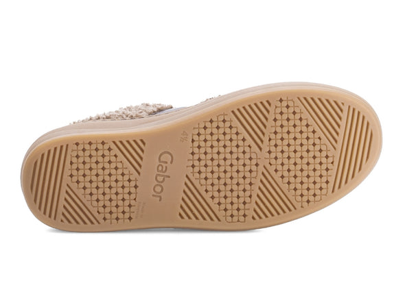 Gabor 73.350.14 - laced sneaker with gum sole sole with geometric print. 