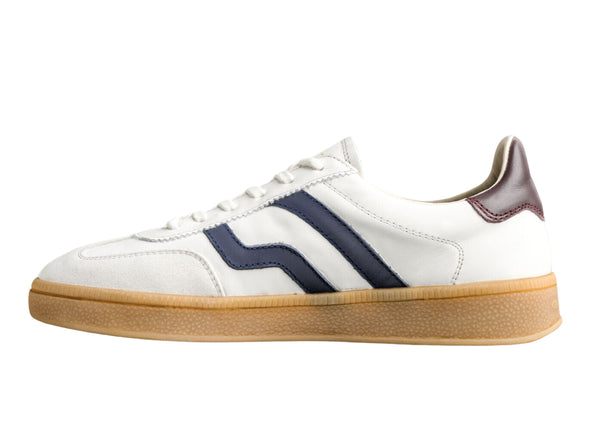 Gant Cuzima 665 in White Navy. Laced retro sneaker with a gum sole, leather and suede, inner view.
