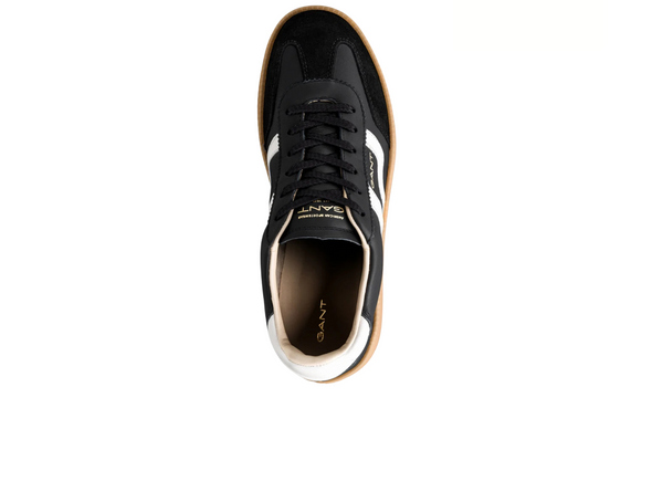 Gant Cuzmani 31531047 - Black leather sneaker with white accents, laced., top view.