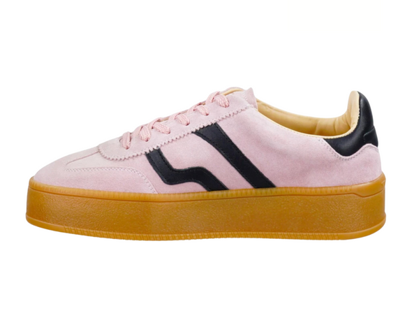 Gant Cuzmani 31533048 G964 - Dusty Pink suede sneaker, laced with black accents and a platform rubber sole on a white background. 
