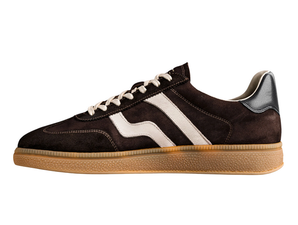 Gant Cuzmo 871633011 - Deep Brown suede sneaker with white stripes and laces, rubber sole on a white background inner view.