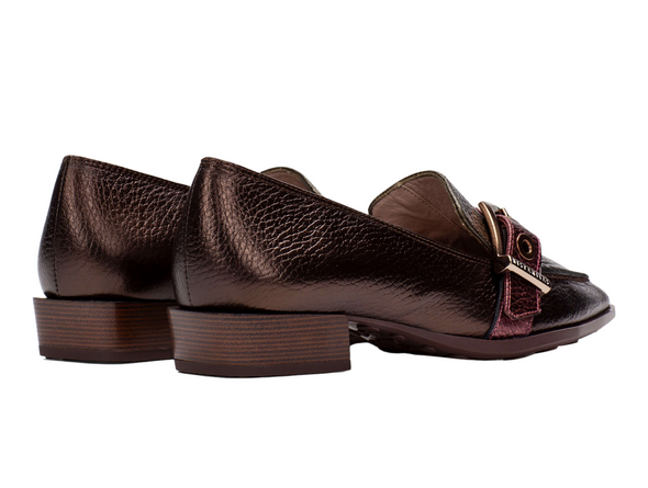 Hispanitas CHI252462 C001 Bolmet - Hazelnut Khaki pair of loafers with decorative buckle on white background, back view
