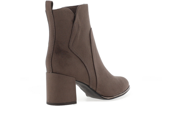 Marco Tozzi 2-25095-41 324 - Pepper coloured ankle boot with block heel and pointed toe on a white background, back view