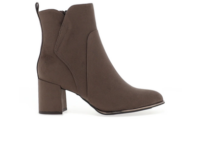 Marco Tozzi 2-25095-41 324 - Pepper coloured ankle boot with block heel and pointed toe on a white background