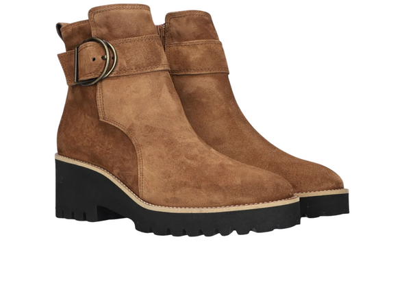 Paul Green 9763-208 - Cognac suede boots with a black sole and golden buckle against a white background