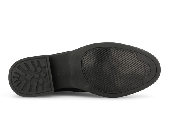 Close-up of Redz D6415 Black ankle boots sole on a white background