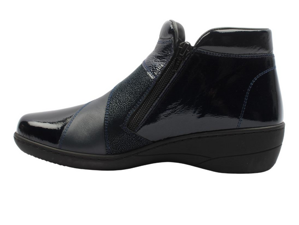 Softmode Clara 6474 - Navy patent ankle boot with outer and inner zip on a white background, inner view