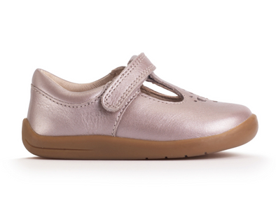 Startrite Eternal 0850-5 - Pearlised Blush t-bar shoe with gum rubber sole on white background