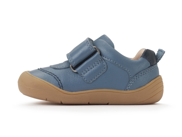 Startrite Harvest 0844-2 kids shoe in Denim Blue with tractor motif, hook and loop close and rubber sole on a white background