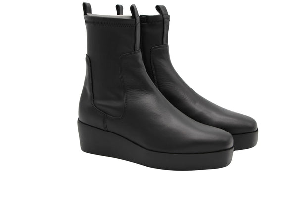 Unisa Fred NTO in Black upper view