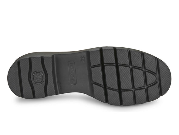Unisa Jativa in Black sole view