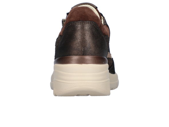 Waldläufer 927003-600-355 H-Carla - Dark Brown Nougat laced sneaker with a side zip on a white sole on a light cream sole on a white  background back view