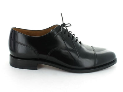 Loake 200 in Black Leather outer view