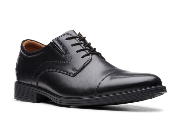 Clarks Whiddon Cap in Black upper view