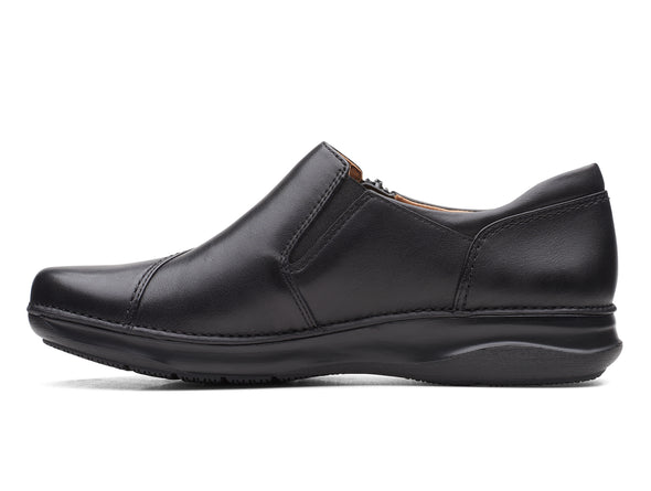 Clarks Appley Zip - Black