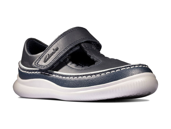 Clarks Crest Sky T in Navy Leather Side view