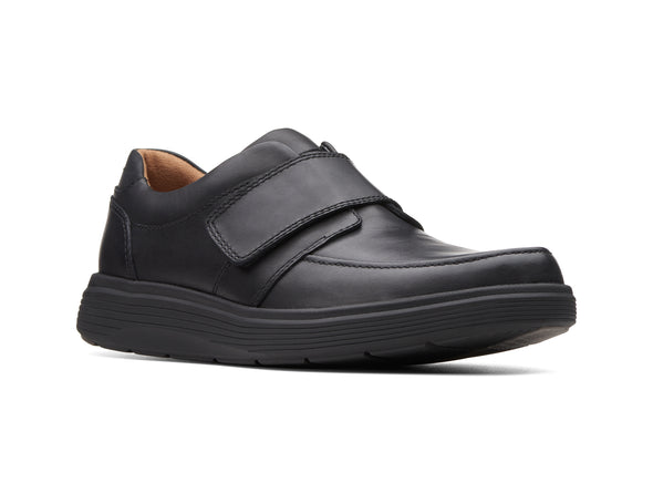 Clarks Un Adobe Strap in Black side view