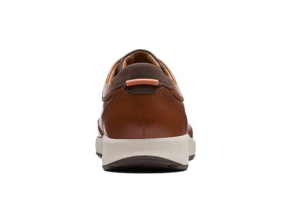Clarks Un Trail Form in Tan Leather back view